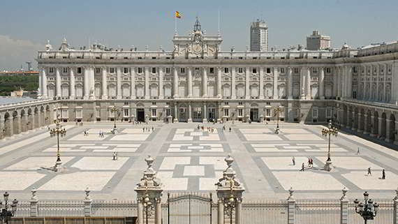 Taxi de Valencia a Madrid. Palacio Real.